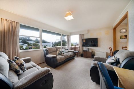 Photo of property in 3 Jonathan Way, Paparangi, Wellington, 6037