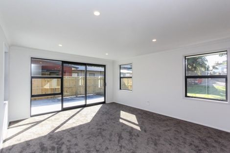 Photo of property in 5 Mackillop Way, Brooklands, New Plymouth, 4310