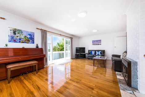 Photo of property in 5 Shanaway Rise, Hillcrest, Auckland, 0627