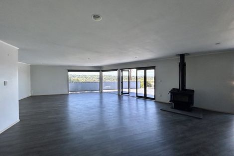 Photo of property in 32 Christian Road, Swanson, Auckland, 0614