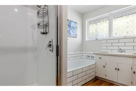 Photo of property in 108d Withells Road, Avonhead, Christchurch, 8042