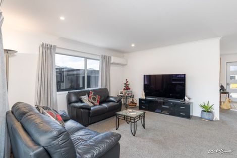 Photo of property in 33 Buddle Road, Wallaceville, Upper Hutt, 5018