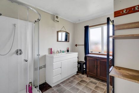 Photo of property in 2 Whitcombe Terrace, Midhirst, Stratford, 4394