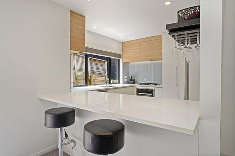 Photo of property in 18a Cottam Grove, Northcross, Auckland, 0632