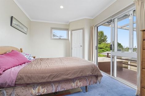 Photo of property in 8 Collingwood Road, Waiuku, 2123