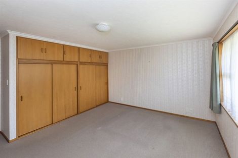 Photo of property in 2/2a Thorrington Road, Cashmere, Christchurch, 8022