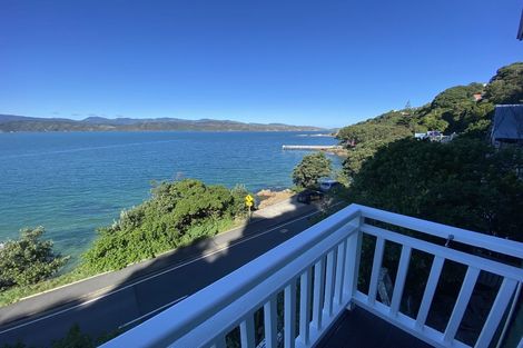 Photo of property in 425 Karaka Bay Road, Karaka Bays, Wellington, 6022