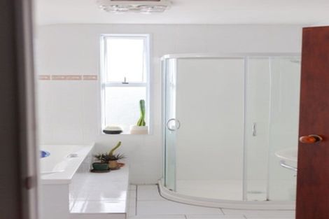 Photo of property in 4 Norton Place, Spotswood, New Plymouth, 4310