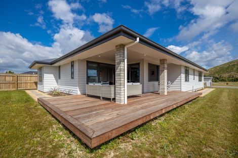 Photo of property in 20 George Fyfe Way, Wakefield, 7025