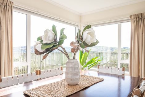 Photo of property in 195 Mark Avenue, Grenada Village, Wellington, 6037