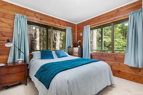 Photo of property in 25 Napuka Road, Henderson Valley, Auckland, 0612