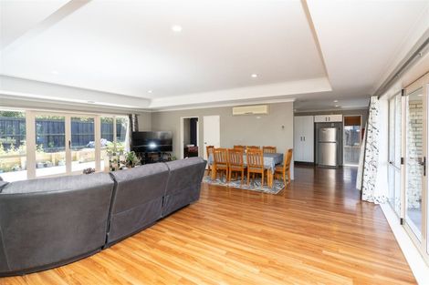 Photo of property in 8 Rochford Court, Hamilton East, Hamilton, 3216