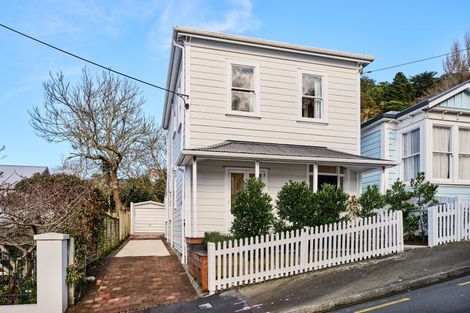 Photo of property in 25 Newman Terrace, Thorndon, Wellington, 6011