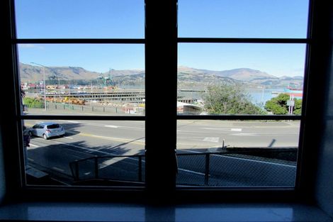 Photo of property in 2 Hawkhurst Road, Lyttelton, 8082