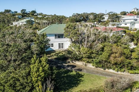 Photo of property in 11 Miles Crescent, Newlands, Wellington, 6037