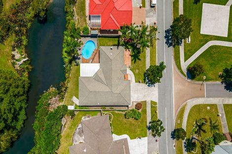 Photo of property in 14 Semillon Avenue, Henderson, Auckland, 0612