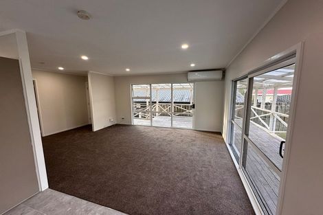 Photo of property in 4b Kimdale Place, Totara Heights, Auckland, 2105