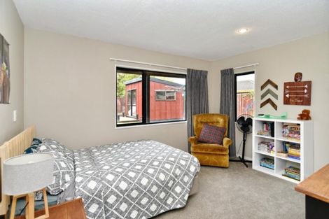 Photo of property in 11 Forest Park Place, Parklands, Christchurch, 8083