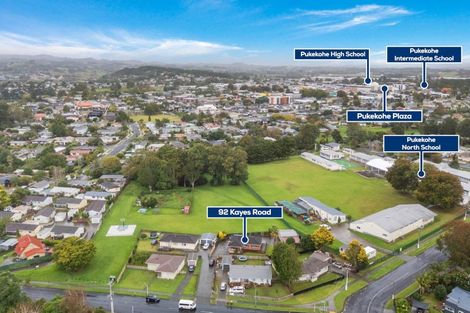 Photo of property in 92 Kayes Road, Pukekohe, 2120