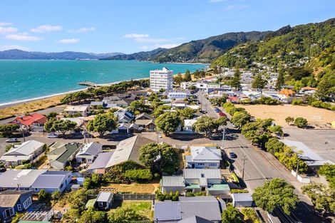 Photo of property in 34 Oroua Street, Eastbourne, Lower Hutt, 5013