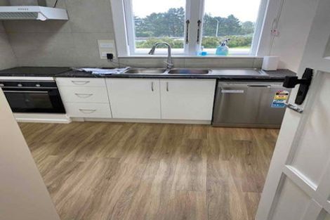 Photo of property in 1072 Great North Road, Point Chevalier, Auckland, 1022