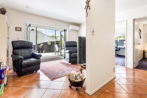 Photo of property in 44a Spinnaker Drive, Te Atatu Peninsula, Auckland, 0610