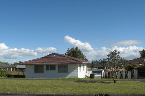 Photo of property in 38 Lewisham Street, Highland Park, Auckland, 2010