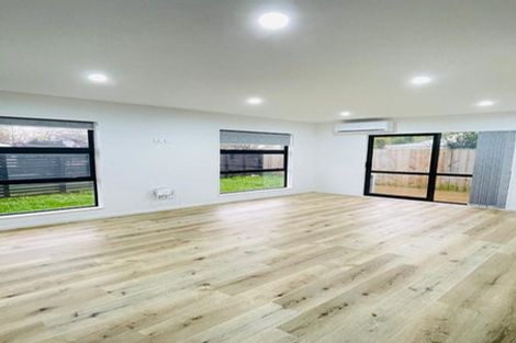 Photo of property in 1/2 Smiths Avenue, Papakura, 2110