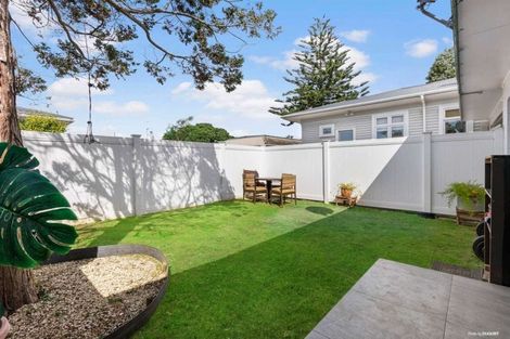 Photo of property in 2/9 Vine Street, Mangere East, Auckland, 2024