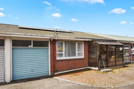 Photo of property in 2/42 North Avon Road, Richmond, Christchurch, 8013