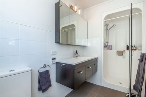 Photo of property in 6a Handley Avenue, Narrow Neck, Auckland, 0624