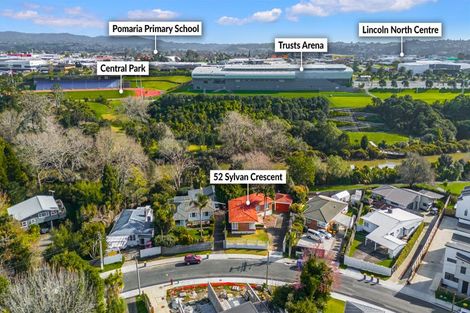 Photo of property in 52 Sylvan Crescent, Te Atatu South, Auckland, 0610