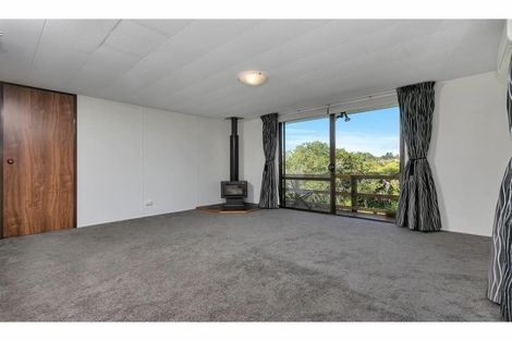 Photo of property in 2/109 Oreil Avenue, West Harbour, Auckland, 0618