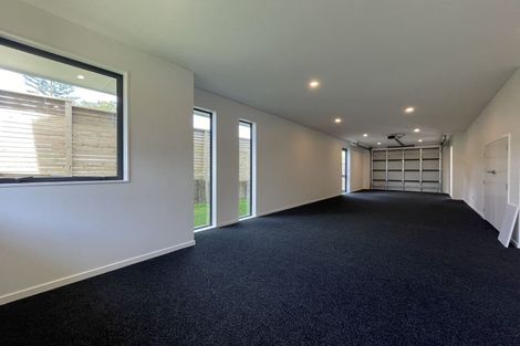 Photo of property in 1/11 Oteha Valley Road, Northcross, Auckland, 0632