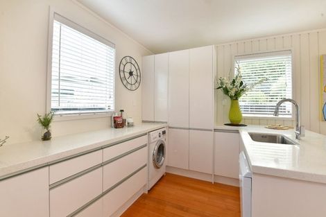 Photo of property in 21 Laurence Street, Manly, Whangaparaoa, 0930