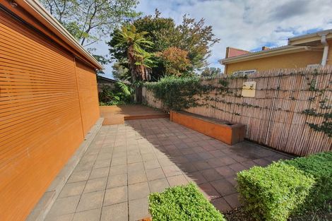 Photo of property in 2/4 South Street, Papakura, 2110