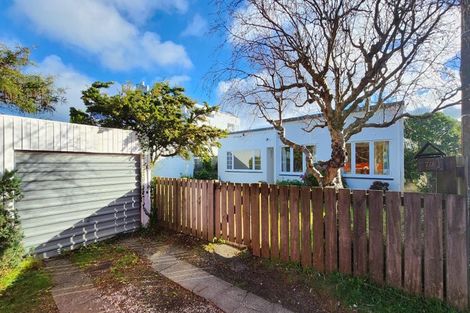 Photo of property in 73 Maupuia Road, Maupuia, Wellington, 6022