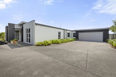 Photo of property in 12 Sampson Avenue, Waiwhakaiho, New Plymouth, 4312