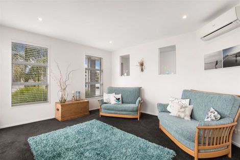 Photo of property in 8 Defender Crescent, Beachlands, Auckland, 2018