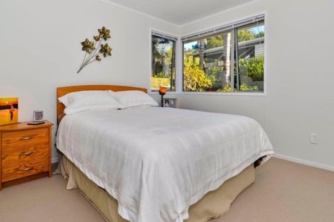 Photo of property in 28 Infidel Place, Torbay, Auckland, 0630