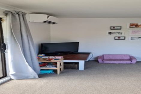 Photo of property in 1/21 Capricorn Place, Browns Bay, Auckland, 0630