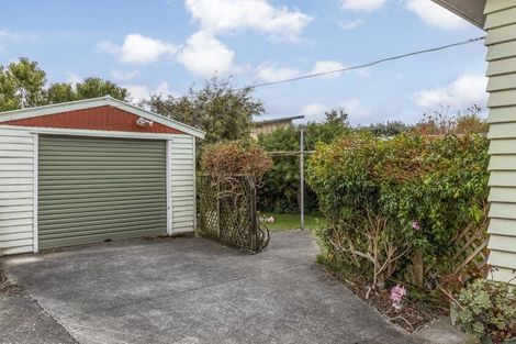 Photo of property in 11 Karaka Crescent, Levin, 5510