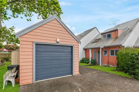 Photo of property in 2 Blumhardt Place, Avondale, Auckland, 1026