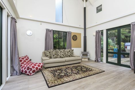 Photo of property in 533 South Titirangi Road, Titirangi, Auckland, 0604