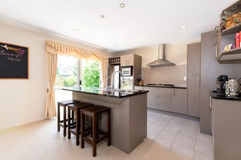 Photo of property in 14 Bridgefield Crescent, Flat Bush, Auckland, 2016