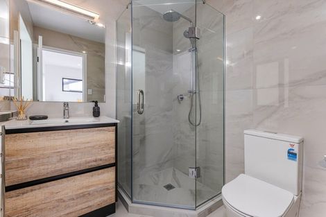 Photo of property in 7c Gladfield Lane, Te Atatu Peninsula, Auckland, 0610