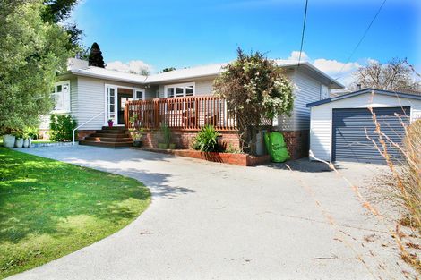 Photo of property in 6 Cliff Road, Papakura, 2110
