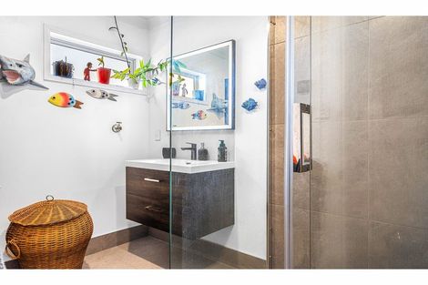 Photo of property in 20 Linkwater Way, Parklands, Christchurch, 8083