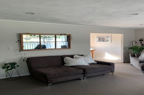 Photo of property in 2/14 Finchley Road, Torbay, Auckland, 0630