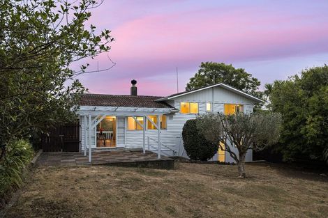 Photo of property in 15 Zita Maria Drive, Massey, Auckland, 0614